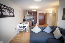 Apartment in Ipswich - 2 Bed/2 Bath, Central Ipswich, Parking,...