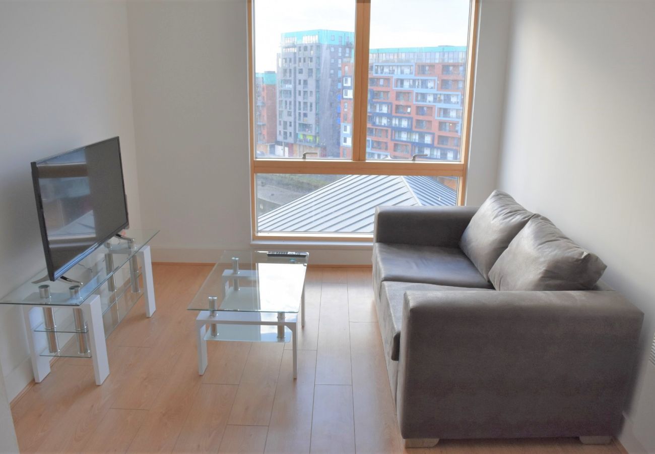 Apartment in Ipswich - 1 Bed, Waterfront views, Parking, (7th Flr) 713