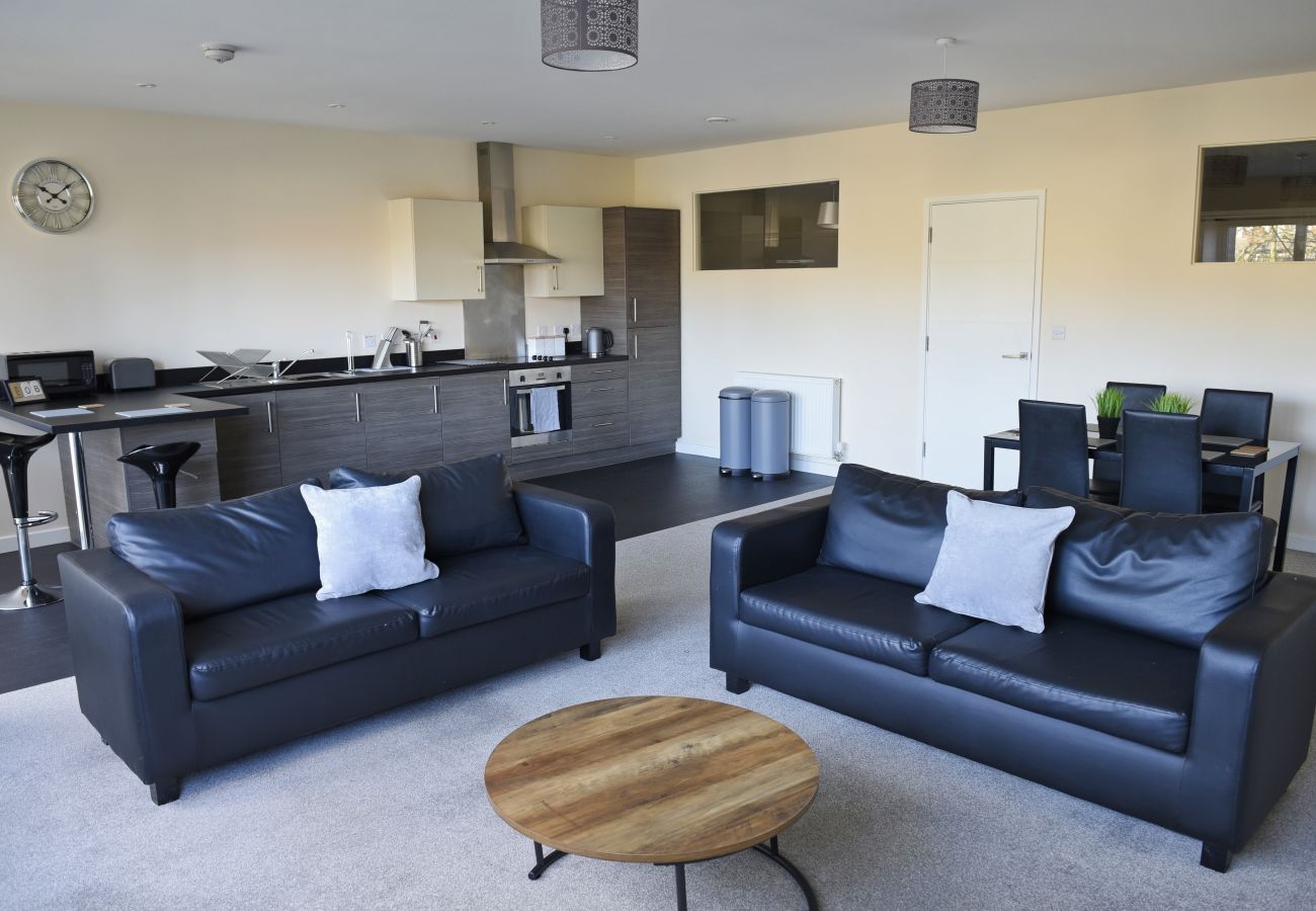 Apartment in Ipswich - 2 Bed/2 Bath, Central East, Parking, (1st Flr) 29