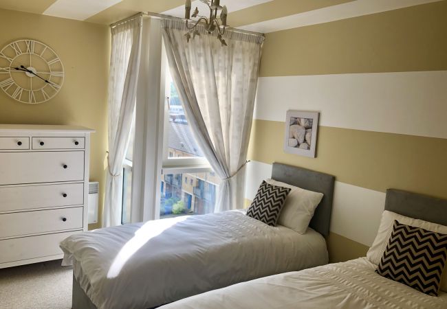 Apartment in Ipswich - 2 Bed/2 Bath, Waterfront Views, Parking, (5th Flr) Apartment in Ipswich - 2 Bed/2 Bath, Waterfront Views, Parking, (5th Flr)