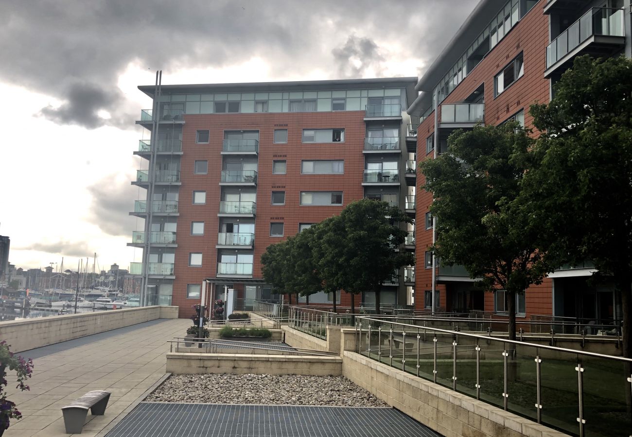 Apartment in Ipswich - 2 Bed/2 Bath, Waterfront Views, Parking, (5th Flr) Apartment in Ipswich - 2 Bed/2 Bath, Waterfront Views, Parking, (5th Flr)