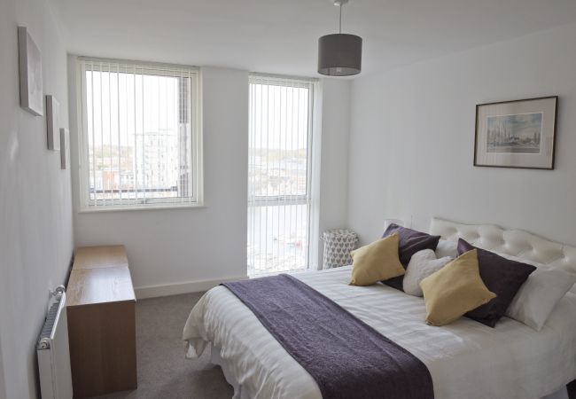 Apartment in Ipswich - 1 Bed Penthouse, Waterfront South, Parking (10th F Apartment in Ipswich - 1 Bed Penthouse, Waterfront South, Parking (10th F