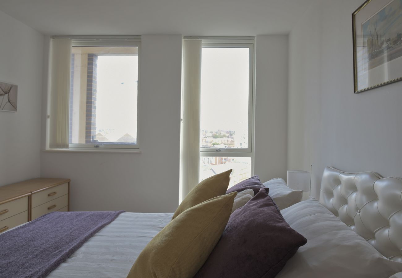 Apartment in Ipswich - 1 Bed Penthouse, Waterfront South, Parking (10th F Apartment in Ipswich - 1 Bed Penthouse, Waterfront South, Parking (10th F