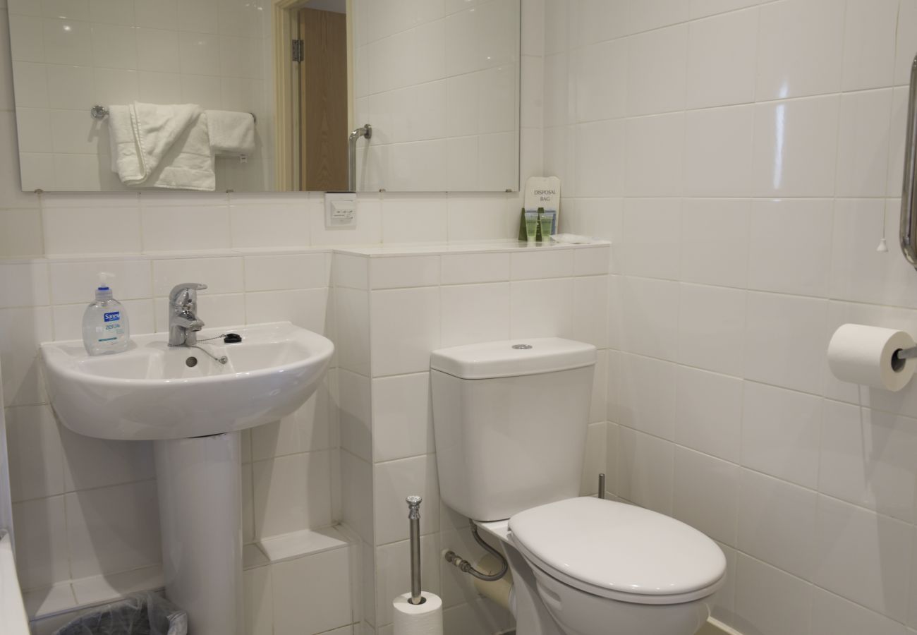 Apartment in Ipswich - 1 Bed Penthouse, Waterfront South, Parking (10th F Apartment in Ipswich - 1 Bed Penthouse, Waterfront South, Parking (10th F