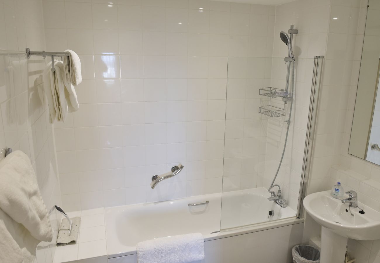 Apartment in Ipswich - 1 Bed Penthouse, Waterfront South, Parking (10th F Apartment in Ipswich - 1 Bed Penthouse, Waterfront South, Parking (10th F