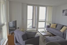 Apartment in Ipswich - 1 Bed Penthouse, Waterfront South,...