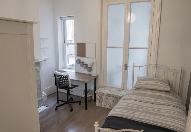 Apartment in Ipswich - 2 Bed/2 Bath, Nr Christchurch Park, (Grd Flr) Apartment in Ipswich - 2 Bed/2 Bath, Nr Christchurch Park, (Grd Flr)