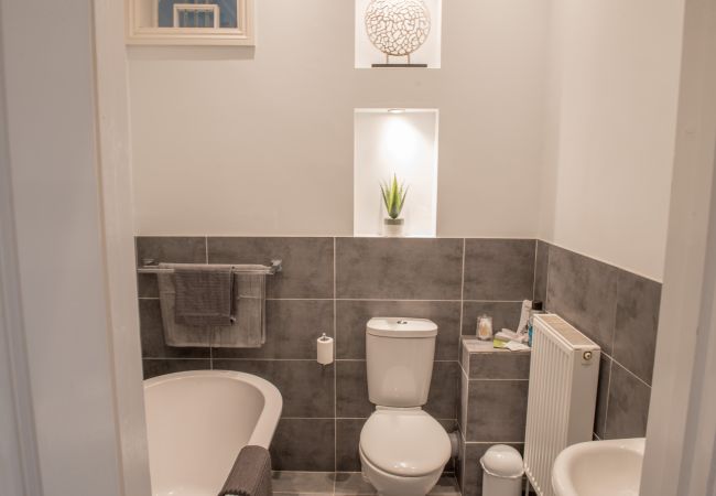 Apartment in Ipswich - 2 Bed/2 Bath, Nr Christchurch Park, (Grd Flr) Apartment in Ipswich - 2 Bed/2 Bath, Nr Christchurch Park, (Grd Flr)