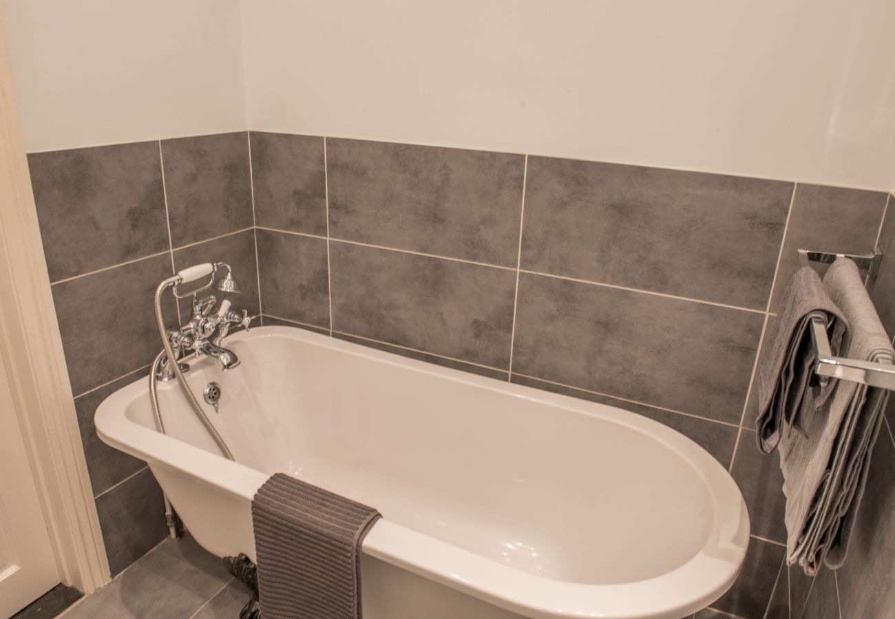Apartment in Ipswich - 2 Bed/2 Bath, Nr Christchurch Park, (Grd Flr) Apartment in Ipswich - 2 Bed/2 Bath, Nr Christchurch Park, (Grd Flr)