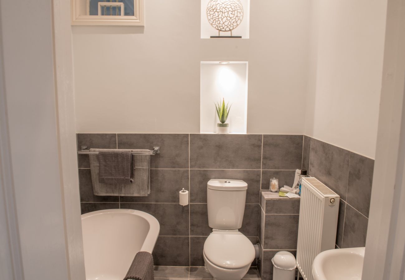 Apartment in Ipswich - 2 Bed/2 Bath, Nr Christchurch Park, (Grd Flr) Apartment in Ipswich - 2 Bed/2 Bath, Nr Christchurch Park, (Grd Flr)