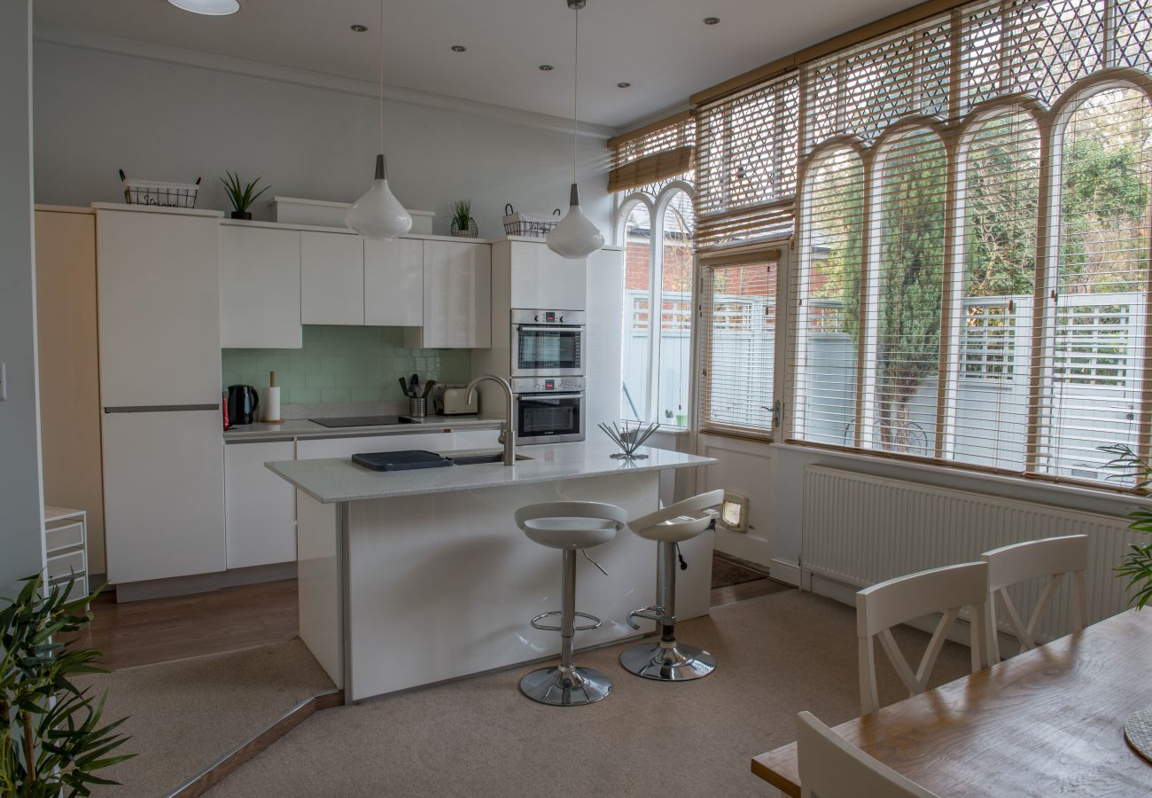 Apartment in Ipswich - 2 Bed/2 Bath, Nr Christchurch Park, (Grd Flr) Apartment in Ipswich - 2 Bed/2 Bath, Nr Christchurch Park, (Grd Flr)